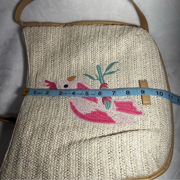 Vera Bradley Tan Straw Crossbody Bag with Pink Parrot Embroidery - Picture 8 of 10
